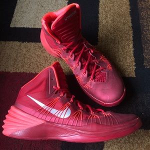 pink hyperdunks 2013